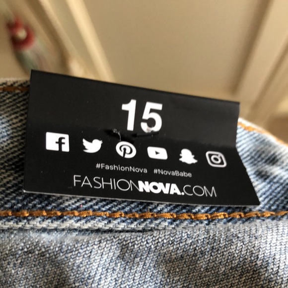 FashionNova Breaking Chains Straight Leg Jeans - Picture 12 of 13